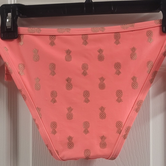 Smart And Sexy Coral Bikini with Gold Pineapple Print - Picture 5 of 7